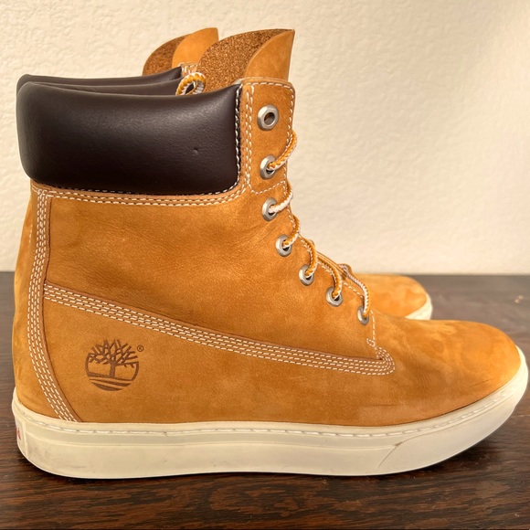 Timberland Other - Timberland Earthkeeper Tan boots in Size 11